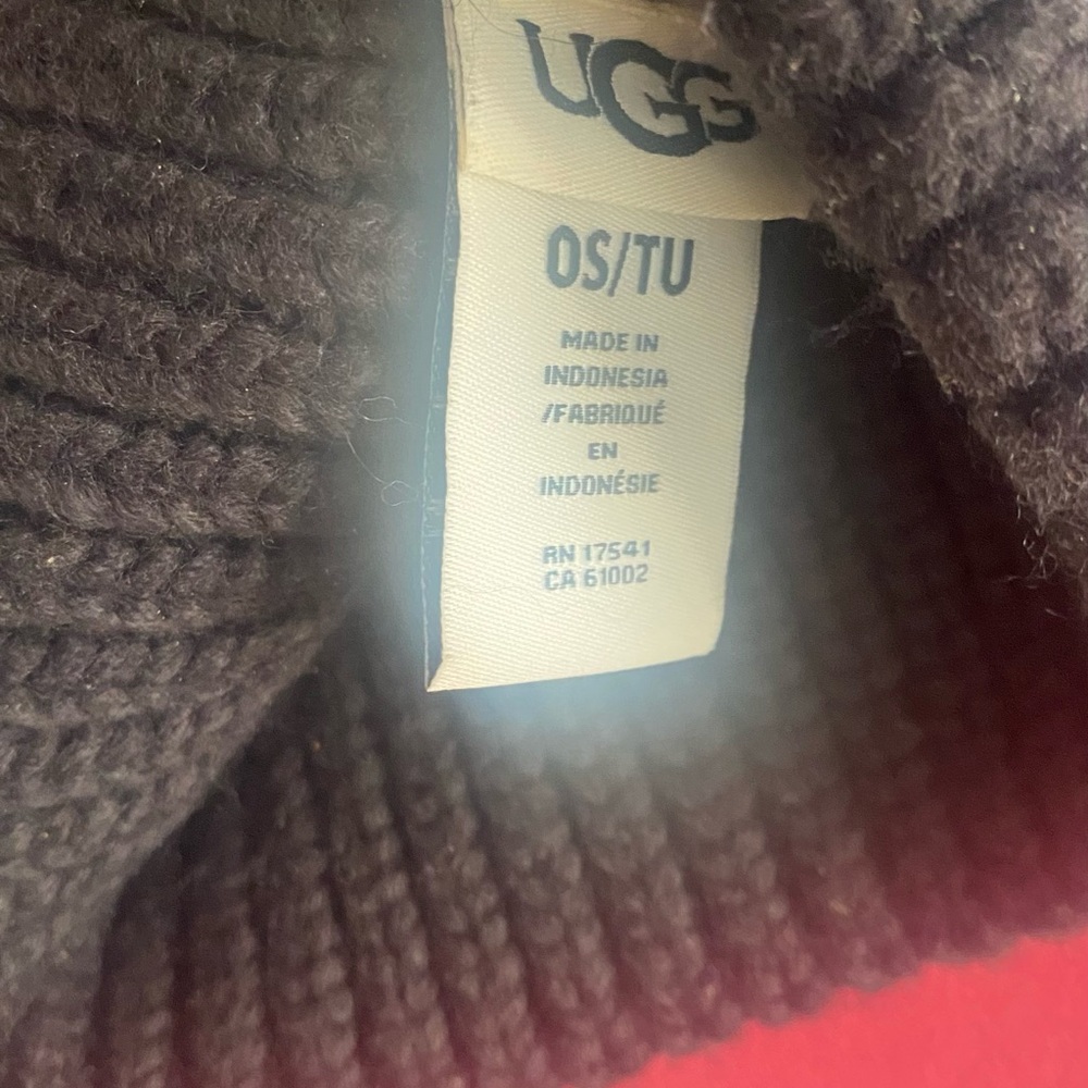 UGG EMBELLISHED KNIT CUFF BEANIE Nwts - Picture 11 of 12
